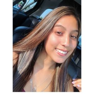 Meet your Posher, Jesenia